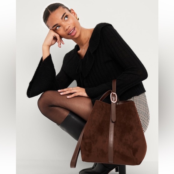 Old Navy Handbags - Old Navy Medium Carrie Tote Bag